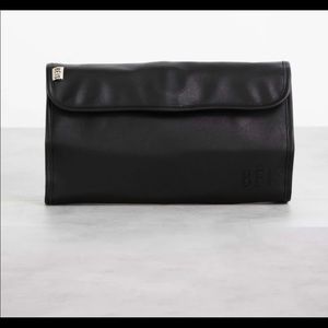 The hanging Jewelry Case for Travel by Beis